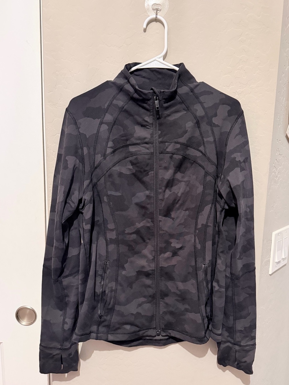 lululemon define Black & Gray Camo Zip-Up Jacket size 14